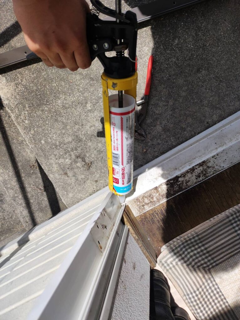 宇部市 勝手口ドア交換 下地調整作業