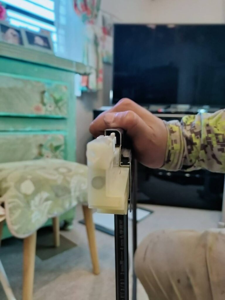 古い上げ下げ窓の開閉不良確認前