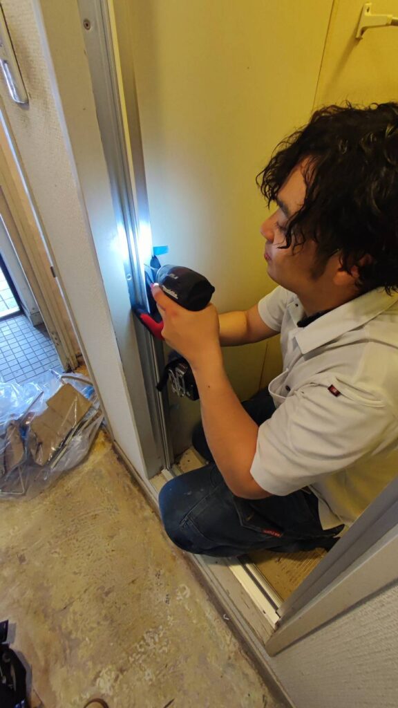 下関市で浴室ドア交換工事を行う前