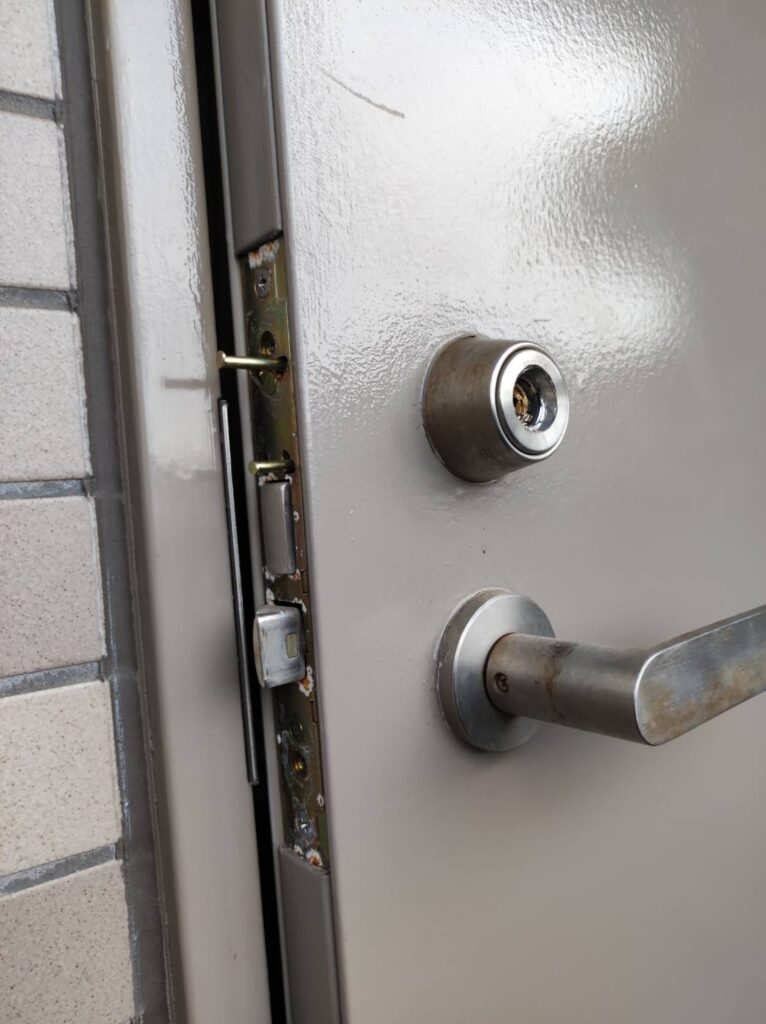 U9シリンダーLAの交換